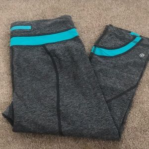 Lululemon Run Inspire Crop Size 8 Grey and teal